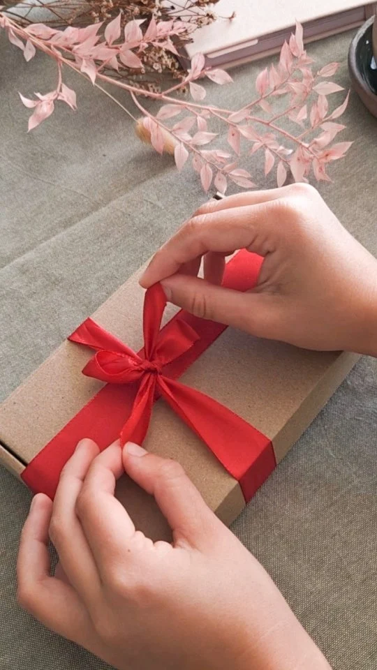 This is what it feels like on the other end of an order.. 😍

Every bar is handmade in small batches, using cold process soap making, so nothing gets stripped out and nothing synthetic gets added in. Real ingredients which turn into soap - just like our grand-grand-parents did it in the past..

Someone opening their box is still my favorite part of running this small business.. the little details, the scent when the wrapping comes off, the first lather.. I'm getting FOMO just typing this out.. 😅

If you have ever wondered what it's like to switch to natural skincare and receive a package from me, this is it ❤️

.

.

.

#smallbusiness #coldprocesssoap #natuurlijkezeep #kleineonderneming #handgemaaktezeep
