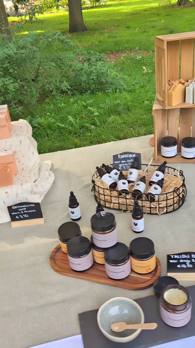 What a day this was! 🥹🌞

Thank you everyone, who stopped at our market stall, supported us, or engaged in a conversation ❤️

Being able to stand next to so many talented artists and small business owners felt like such an honor! When I started making natural soap a few years ago to heal my dry skin and eczema, I never thought I'd be one day able to participate in such an amazing event..

But seeing so many people who are also turning to nature and handmade skincare, sharing feedback how it changed their lives (mine included) makes my heart sing!

This was the last market for us in Arnhem this year, but we might appear in some other cities, who knows.. 🤫

Do you also enjoy visiting these artisan market days in your city? Which market would you like to see us at next?

.

.

.

#natuurlijkehuidverzorging #zeepjes #natuurlijkeingrediënten #lichaamswijsheid #langzaamleven