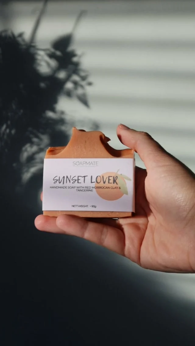 Each and every of my soap recipes starts with inspiration from nature first..

Colours, scents, vibes.. it all exists in my head and heart before it ever gets materialised in a product you can touch and feel.

SUNSET LOVER was born out of admiration for those fiery sunsets you come across on a random parking lot in autumn.. and the scent is a blend of citrus and deep earthy tones, derived from essential oils only.

Oils, infused with calendula grown in our own garden is what adds an extra layer of care every time you use this handmade soap to wash your hands and calm your mind.

Ready to experience for yourself? Check the link in bio or write SUNSET and I will send you the link to this gentle natural soap.

.

.

.

#natuurlijkezeep #natuurlijkeingrediënten #autumn🍁🍂 #handgemaaktezeep #handmadesoap