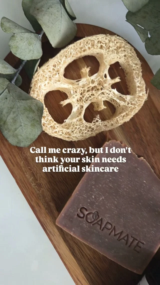 Have you ever thought about what is in your shower gel or skincare? 

Most shower gels and skincare products are mostly water and synthetic ingredients. Your skin is your largest organ, and it absorbs more than you think.

At SOAPMATE, we keep it simple. Small-batch handmade soap, made with natural oils and butters, following the traditional cold process method. 

Next time you're in the shower, flip the bottle over. Do you know what's in it?

.

.

.

#natuurlijkezeep #handgemaaktezeep #natuurlijkehuidverzorging #zeepmaken #plasticvrijebadkamer